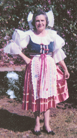 Georgia Kucera - Click to Enlarge. Photo of Georgia Kucera