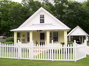 Bert Sandell cottage. - Click to Enlarge. Photo of Bert Sandell cottage.