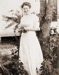 Lois Slosson - Click to Enlarge. Photo of Lois Slosson