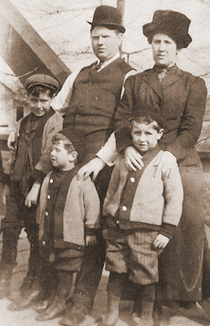 Photo of Charles G. Hoiles family about 1910. Photo of Charles G. Hoiles family about 1910